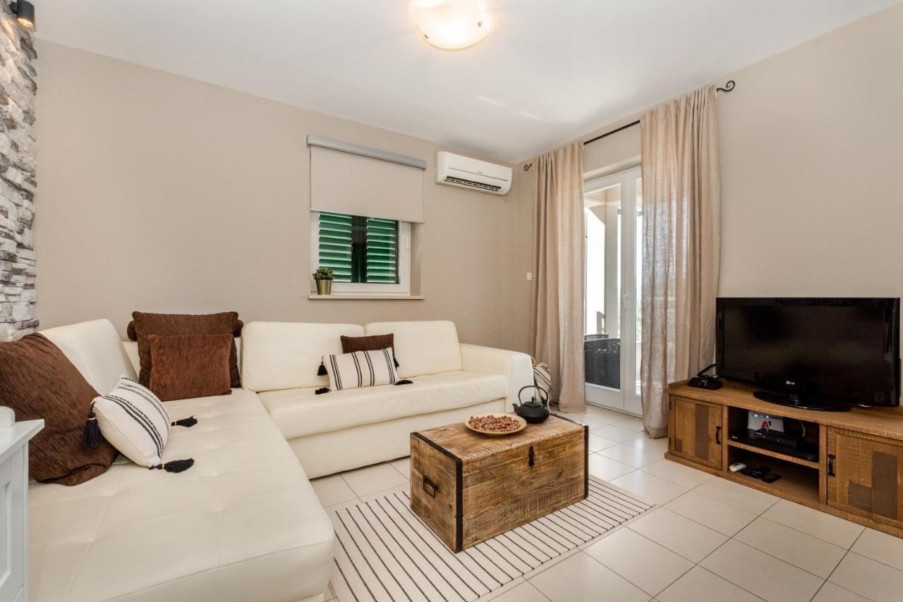 Apartment Cami -Stylish Apartment With A Beautiful Seaview Rabac Exteriör bild